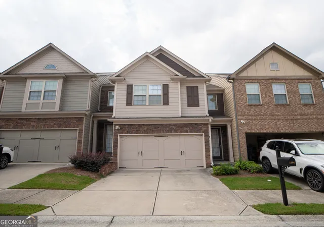 Townhouse for sale at 2306 Bellyard Dr, Buford, GA 30519 | MLS# 10822264