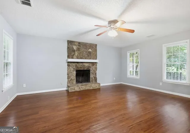 Photo 4 of Single family home for sale at 5565 Westberry Ln, Norcross, GA 30071 | MLS# 10852703 | Listing updated on 2026-10-08