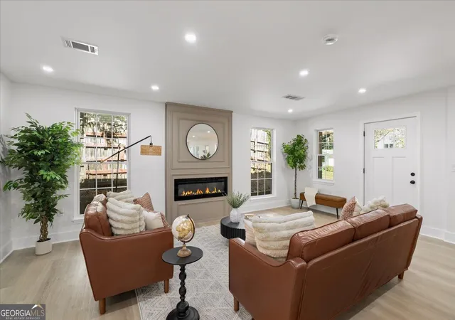 Photo 3 of Single family home for sale at 685 Montevista St SW, Atlanta, GA 30310 | MLS# 10877417 | Listing updated on 2026-10-28