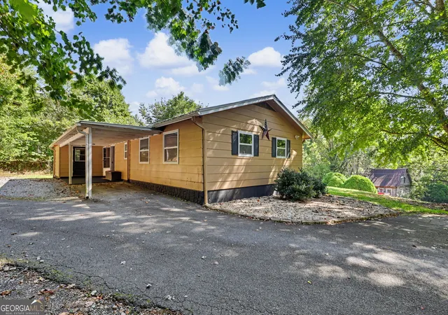 Photo 3 of Sale Pending at 18 Willie Hutson Rd, Blairsville, GA 30512 | MLS# 10847854 | Listing updated on 2026-10-07