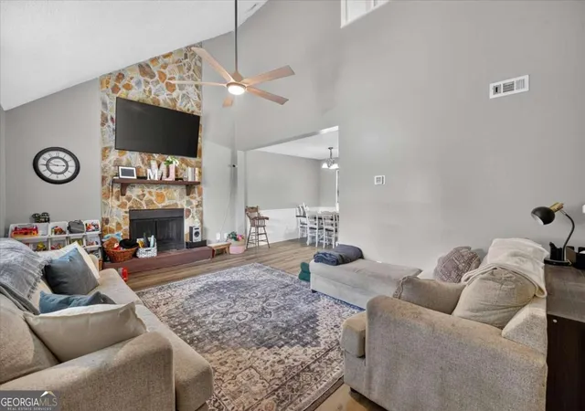 Photo 2 of Single family home for sale at 1334 Forest Lake Dr, Hinesville, GA 31313 | MLS# 10843246 | Listing updated on 2026-09-10