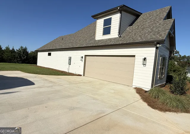 Photo 1 of Single family home for sale at 823 Hopewell Rd, Forsyth, GA 31029 | MLS# 10774724 | Listing updated on 2026-10-04