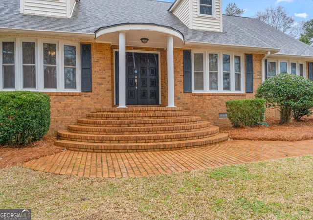 Photo 3 of Single family home for sale at 732 Bass Rd, Macon, GA 31210 | MLS# 10848987 | Listing updated on 2026-10-07