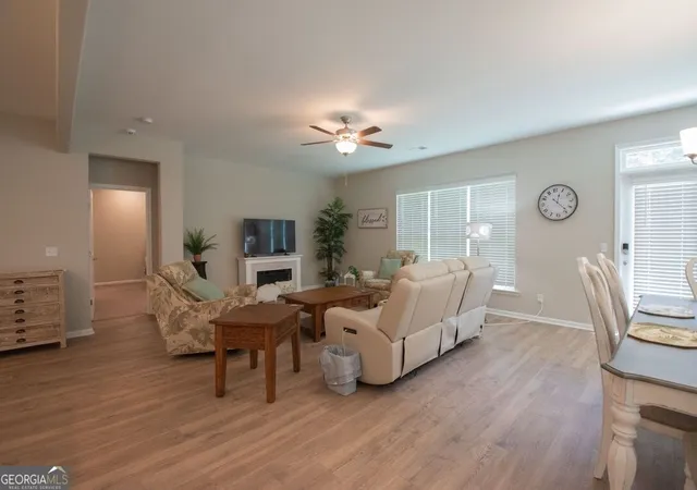 Photo 4 of Single family home for sale at 122 Clearwater Dr, Brunswick, GA 31523 | MLS# 10841537 | Listing updated on 2026-09-22