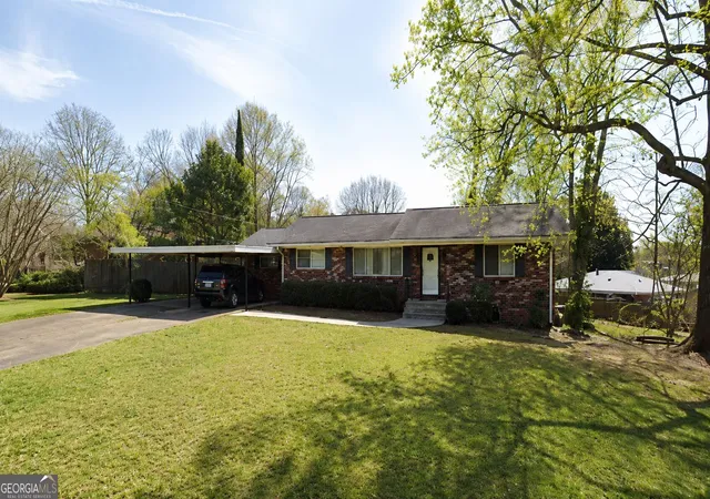Photo 1 of Sale Pending at 3561 Westbrook Dr Se, Smyrna, GA 30082 | MLS# 10837679 | Listing updated on 2026-09-07