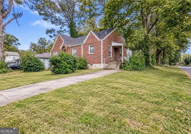 Photo 2 of Single family home for sale at 2870 Mcafee Rd, Decatur, GA 30032 | MLS# 10851553 | Listing updated on 2026-09-23