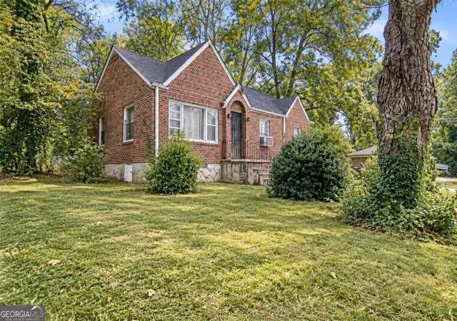 Photo 3 of Single family home for sale at 2870 Mcafee Rd, Decatur, GA 30032 | MLS# 10851553 | Listing updated on 2026-09-23