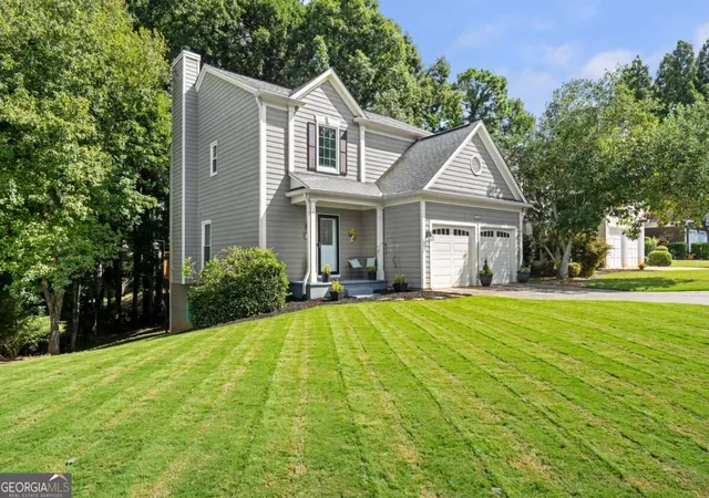 Photo 3 of Single family home for sale at 3590 Patterstone Dr, Johns Creek, GA 30022 | MLS# 10839669 | Listing updated on 2026-09-17