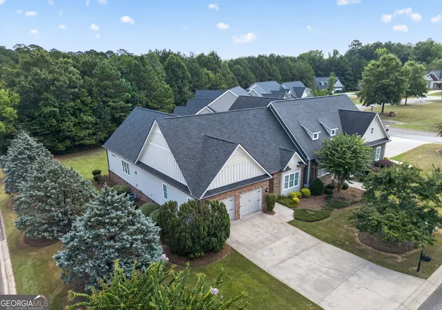 Single family home for sale at 402 Leamington Ln, Macon, GA 31220 | MLS# 10843760