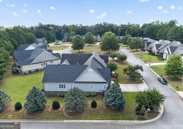 Photo 2 of Single family home for sale at 402 Leamington Ln, Macon, GA 31220 | MLS# 10843760 | Listing updated on 2026-09-11