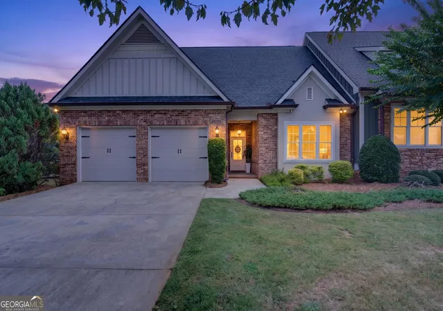 Photo 4 of Single family home for sale at 402 Leamington Ln, Macon, GA 31220 | MLS# 10843760 | Listing updated on 2026-09-11