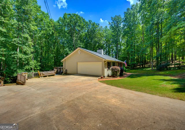 Photo 2 of Single family home for sale at 3744 Tanners Ml Rd, Gainesville, GA 30507 | MLS# 10836403 | Listing updated on 2026-09-22