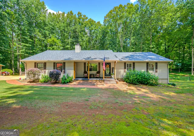 Photo 3 of Single family home for sale at 3744 Tanners Ml Rd, Gainesville, GA 30507 | MLS# 10836403 | Listing updated on 2026-09-22