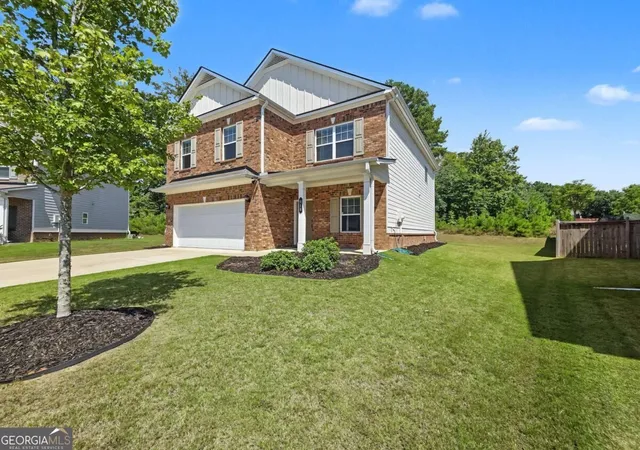Photo 3 of Single family home for sale at 918 Brittfield Way, Loganville, GA 30052 | MLS# 10842901 | Listing updated on 2026-09-10