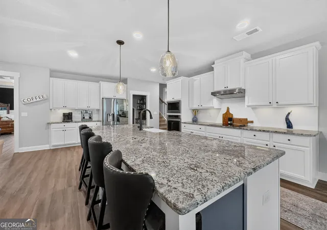 Photo 4 of Sale Pending at 140 Linton Ests Ave, Newnan, GA 30263 | MLS# 10837970 | Listing updated on 2026-09-09
