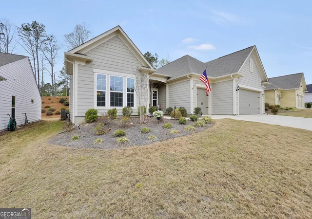 Photo 3 of Single family home for sale at 553 Hornbeam Dr, Griffin, GA 30223 | MLS# 10849503 | Listing updated on 2026-10-02