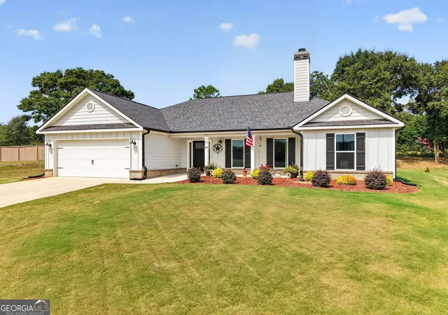 Photo 3 of Single family home for sale at 103 Advent Dr, Winder, GA 30680 | MLS# 10850387 | Listing updated on 2026-10-05