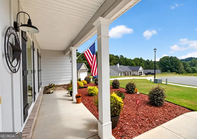 Photo 3 of Single family home for sale at 103 Advent Dr, Winder, GA 30680 | MLS# 10850387 | Listing updated on 2026-10-05