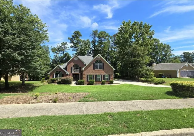 Photo 2 of Single family home for sale at 322 Fernhill Ct, Jonesboro, GA 30236 | MLS# 10841664 | Listing updated on 2026-10-05