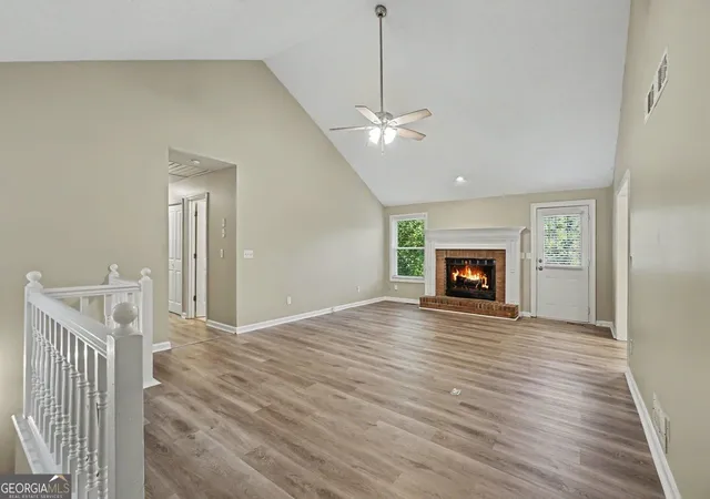Photo 3 of Single family home for sale at 823 Moonlit Ln Nw, Acworth, GA 30102 | MLS# 10851886 | Listing updated on 2026-10-07