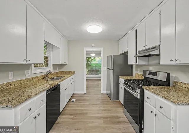 Photo 4 of Single family home for sale at 823 Moonlit Ln NW, Acworth, GA 30102 | MLS# 10851886 | Listing updated on 2026-10-07