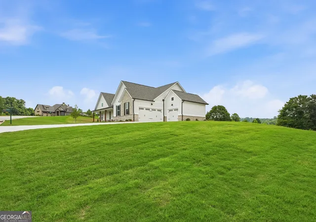 Photo 3 of Single family home for sale at 355 Sweetgrass Dr, Demorest, GA 30535 | MLS# 10766373 | Listing updated on 2026-09-03