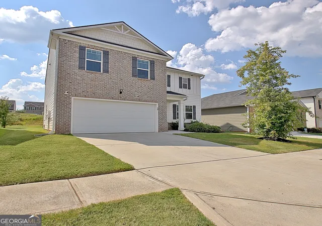 Photo 2 of Single family home for sale at 19 White Spruce Way, Newnan, GA 30265 | MLS# 10840437 | Listing updated on 2026-09-15