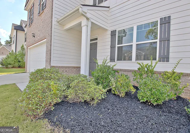 Photo 2 of Single family home for sale at 19 White Spruce Way, Newnan, GA 30265 | MLS# 10840437 | Listing updated on 2026-09-15