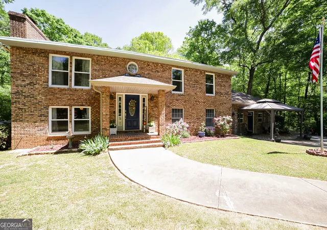 Single family home for sale at 298 Hudson River Dr, Commerce, GA 30530 | MLS# 10736004