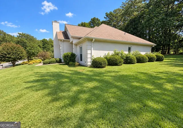 Photo 3 of Single family home for sale at 1090 Swan Ml Ct, Suwanee, GA 30024 | MLS# 10842649 | Listing updated on 2026-10-08