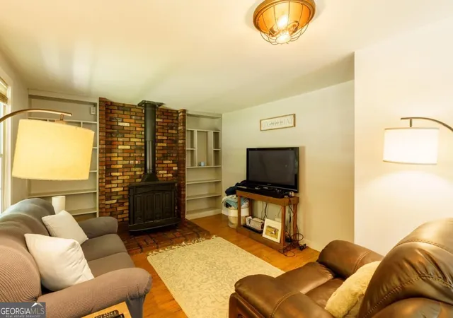 Photo 3 of Sale Pending at 2045 Ila Rd, Commerce, GA 30530 | MLS# 10843147 | Listing updated on 2026-09-30
