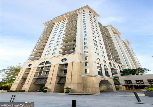 Listing Photo 1 - Condo for sale in building located at 3040 Peachtree Rd Nw, Atlanta, GA 30305 - Unit #611