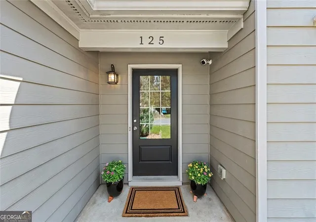Photo 2 of Sale Pending at 125 Stone Manor Ct, Woodstock, GA 30188 | MLS# 10837115 | Listing updated on 2026-10-09