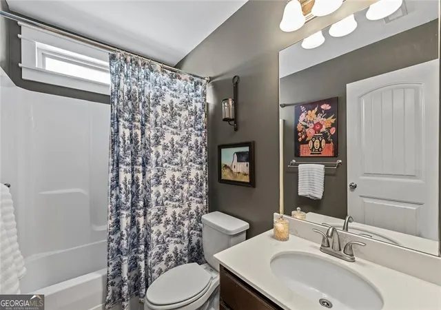 Photo 4 of Sale Pending at 125 Stone Manor Ct, Woodstock, GA 30188 | MLS# 10837115 | Listing updated on 2026-10-09