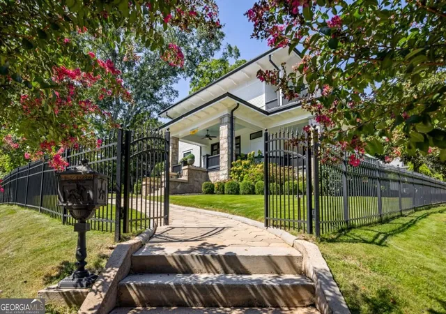 Photo 3 of Sale Pending at 585 Cherokee Ave Se, Atlanta, GA 30312 | MLS# 10838668 | Listing updated on 2026-09-19