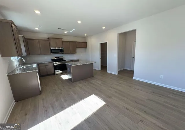 Photo 2 of Single family home for sale at 821 Oakmont Tr, Canton, GA 30114 | MLS# 10878744 | Listing updated on 2026-10-24