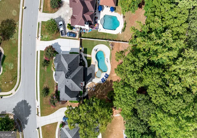 Photo 2 of Sale Pending at 260 Lake Forest Dr, Newnan, GA 30265 | MLS# 10845254 | Listing updated on 2026-09-16