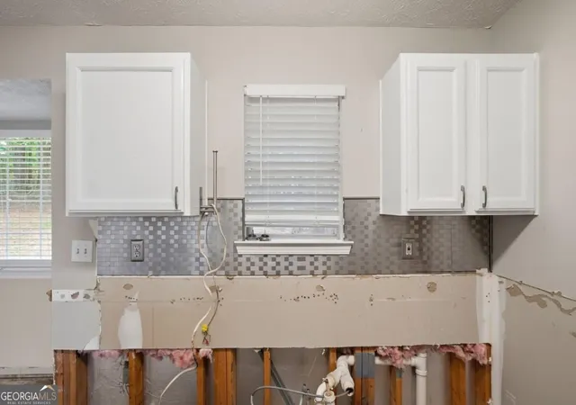 Photo 4 of Single family home for sale at 222 Brenda Ellen Dr, Newnan, GA 30265 | MLS# 10852733 | Listing updated on 2026-10-08