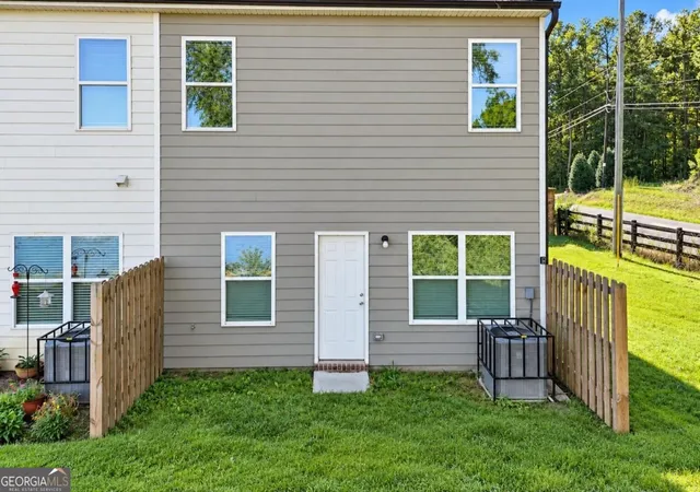 Photo 3 of Condo for sale at 100 Brexley Dr, Calhoun, GA 30701 | MLS# 10879639 | Listing updated on 2026-10-27