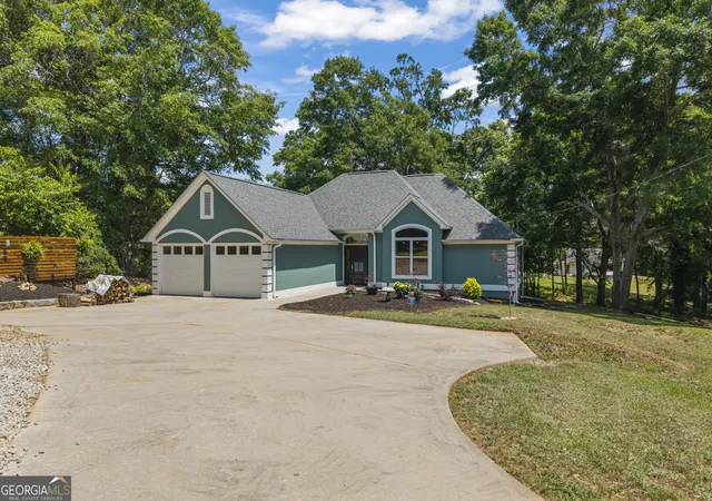Photo 2 of Single family home for sale at 546 Old Beacon Light Rd, Hartwell, GA 30643 | MLS# 10840590 | Listing updated on 2026-09-18