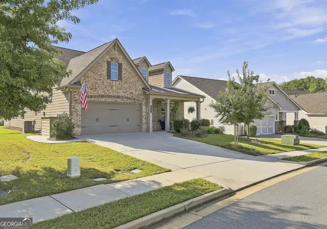 Photo 3 of Single family home for sale at 45 Maple Leaf Rd, Sharpsburg, GA 30277 | MLS# 10847292 | Listing updated on 2026-10-03