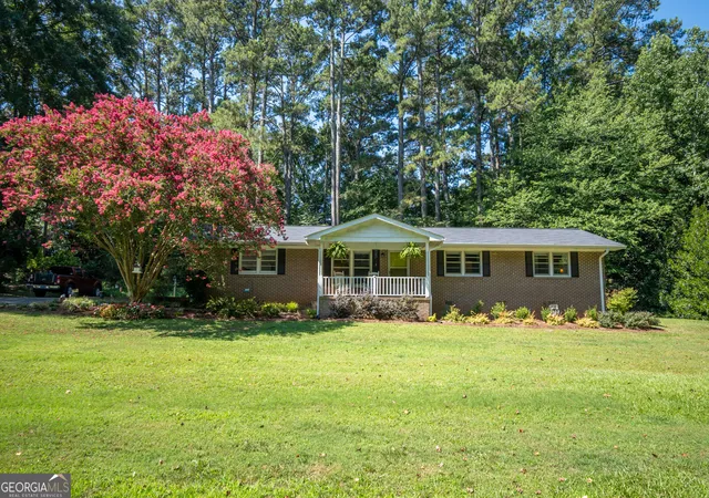 Photo 1 of Single family home for sale at 192 Brownwood Dr, Hull, GA 30646 | MLS# 10841942 | Listing updated on 2026-09-08