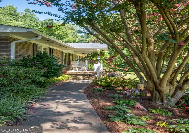 Photo 2 of Single family home for sale at 192 Brownwood Dr, Hull, GA 30646 | MLS# 10841942 | Listing updated on 2026-09-08