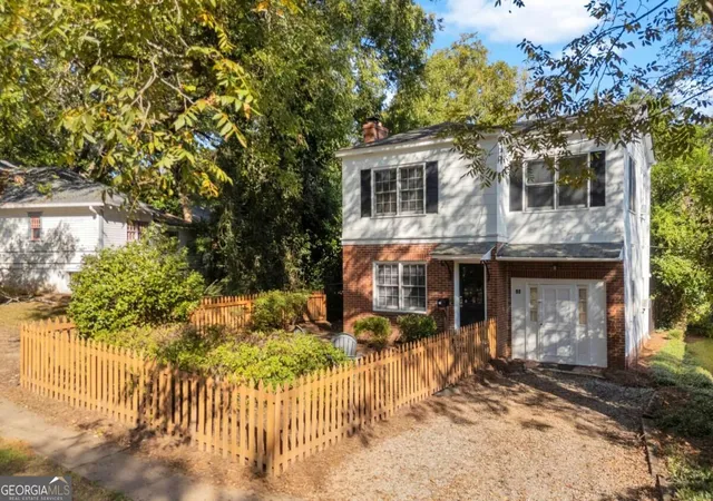 Photo 3 of Sale Pending at 98 Springdale St, Athens, GA 30605 | MLS# 10874758 | Listing updated on 2026-10-26