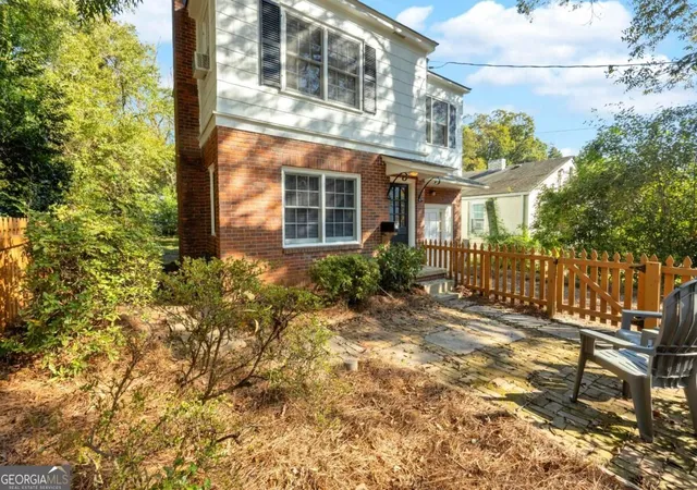 Photo 4 of Sale Pending at 98 Springdale St, Athens, GA 30605 | MLS# 10874758 | Listing updated on 2026-10-26