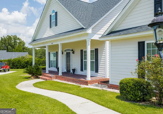 Photo 2 of Sale Pending at 1344 Winding Ridge Cir, Valdosta, GA 31605 | MLS# 10847444 | Listing updated on 2026-09-29