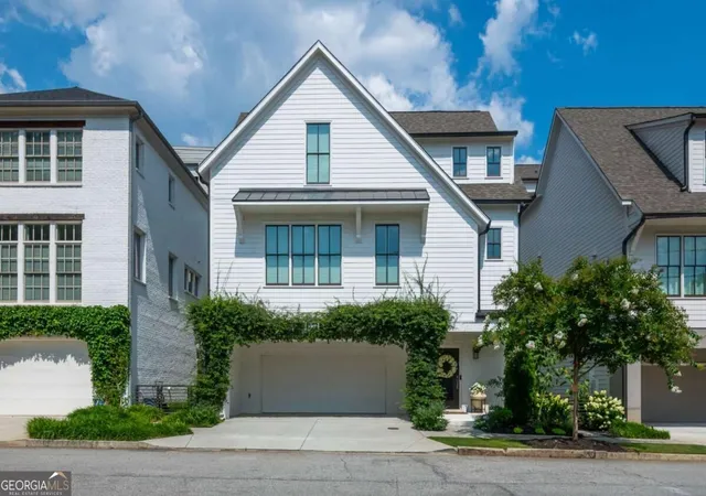 Photo 1 of Townhouse for sale at 4021 Haverhill Dr Ne #4021, Atlanta, GA 30342 | MLS# 10838033 | Listing updated on 2026-09-09