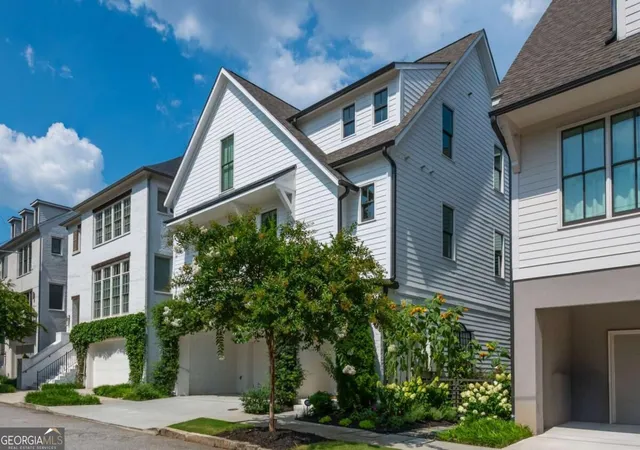 Photo 2 of Townhouse for sale at 4021 Haverhill Dr Ne #4021, Atlanta, GA 30342 | MLS# 10838033 | Listing updated on 2026-09-09