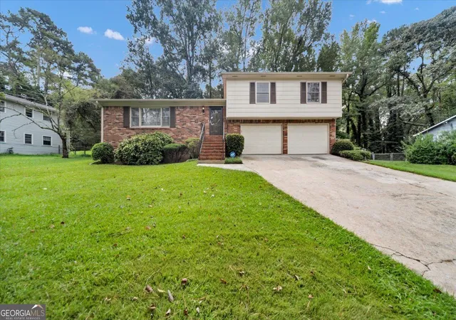 Photo 2 of Single family home for sale at 2367 Lake Jodeco Rd, Jonesboro, GA 30236 | MLS# 10845681 | Listing updated on 2026-09-28
