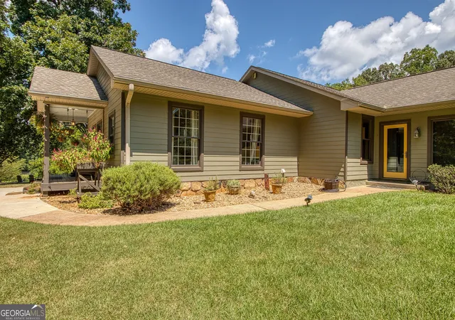 Photo 117 of Single family home for sale at 792 Fincher Rd, Moreland, GA 30259 | MLS# 10838258 | Listing updated on 2026-09-16